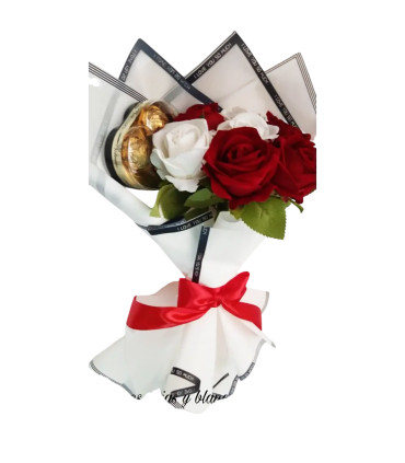 Ramo con 7 Rosas y Bombones