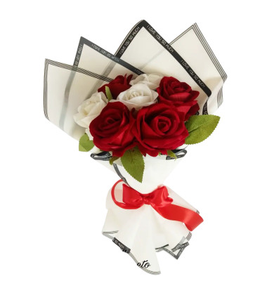 Ramo rosas rojas y blancas