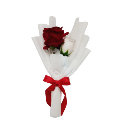 Ramo con rosa roja y blanca